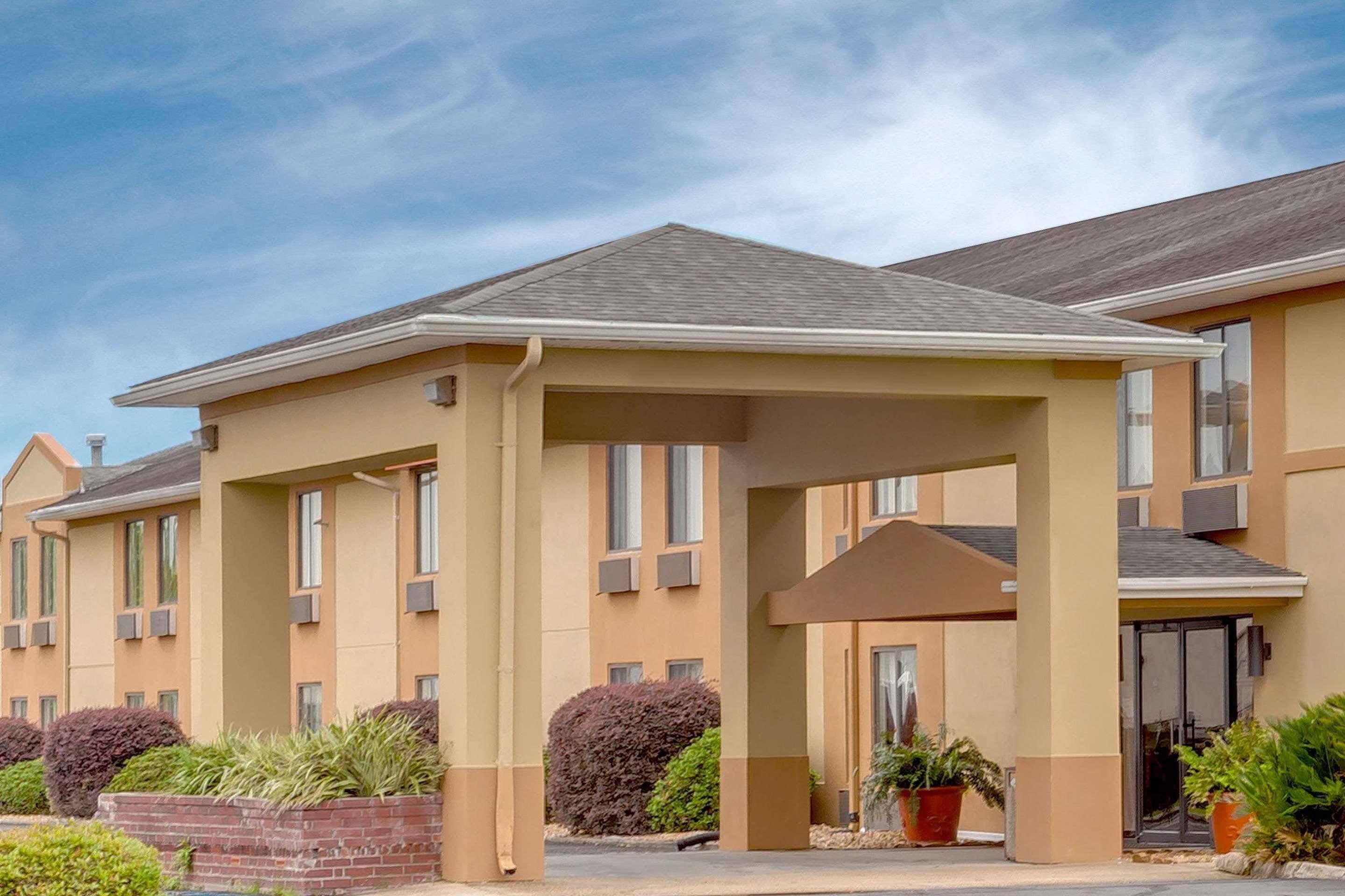 Howard Johnson By Wyndham Scott Lafayette Exterior photo