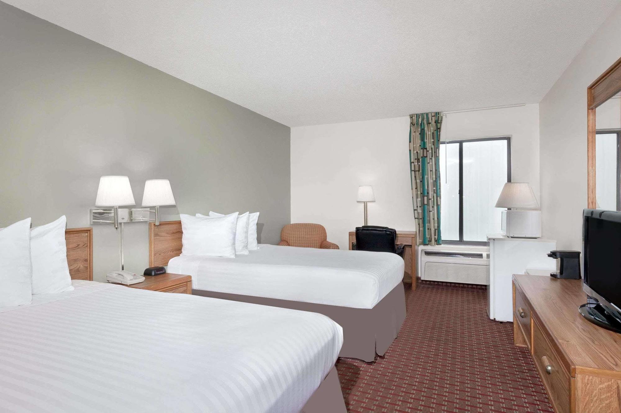 Howard Johnson By Wyndham Scott Lafayette Exterior photo